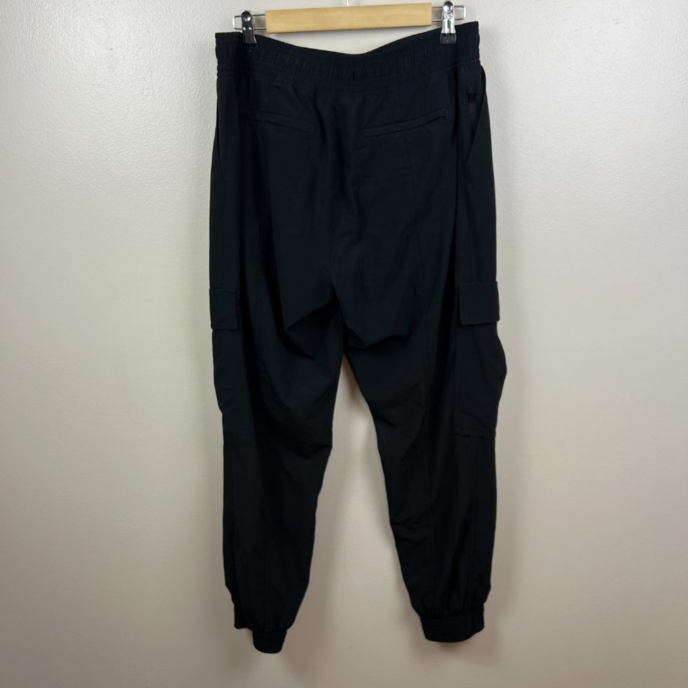 Athleta Chelsea Utility Jogger Pants Size 8 Black Cargo Athletic Travel Casual - Picture 3 of 13
